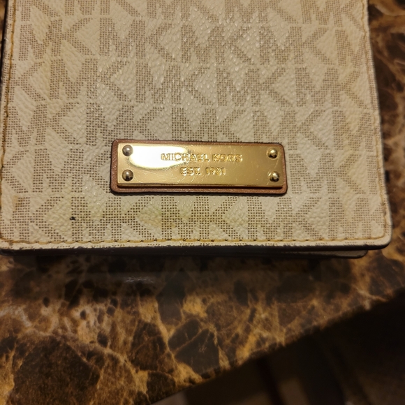 Michael Kors Women's Wallet - Picture 6 of 15